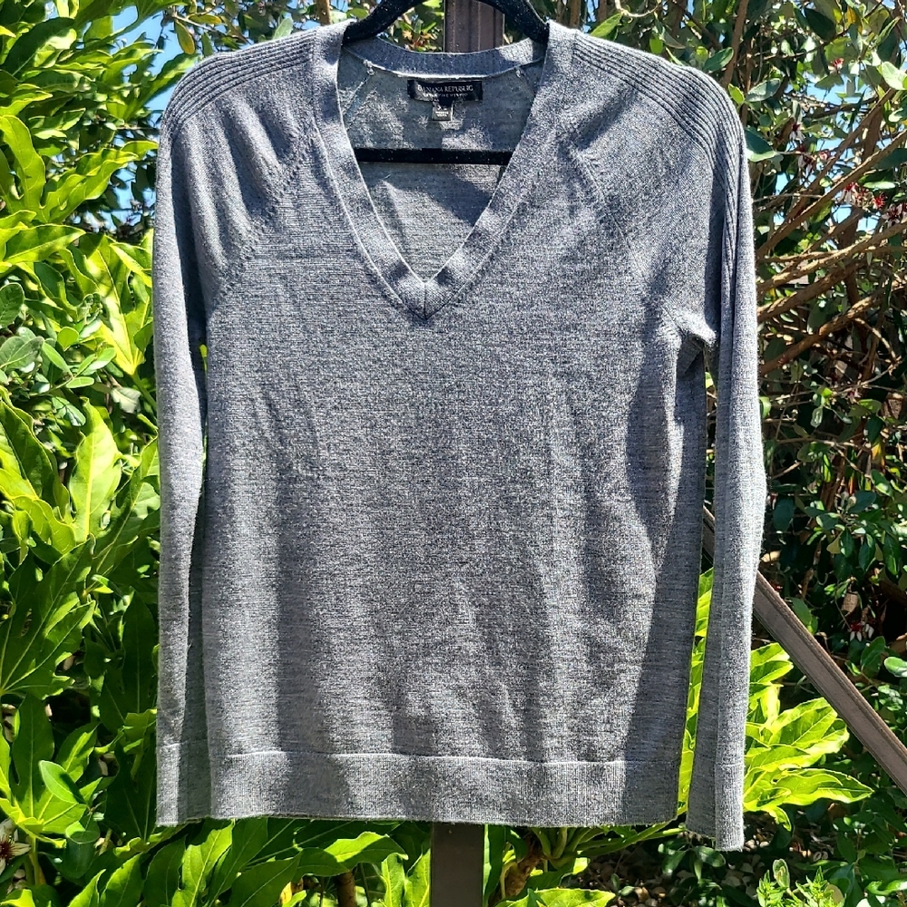 Banana Republic Gray V-Neck Sweater